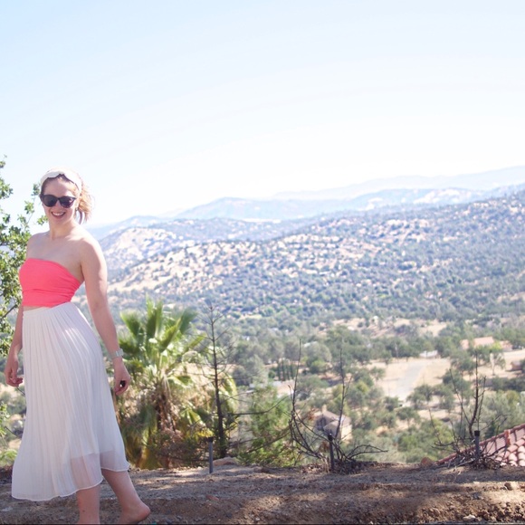 Meet your posher, Iris! - Picture 3 of 3